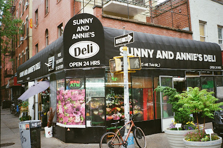 Photo Sunny & Annie's Deli - 10