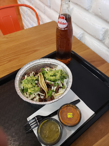Photo Taco Verde And Salsa Bar - 11