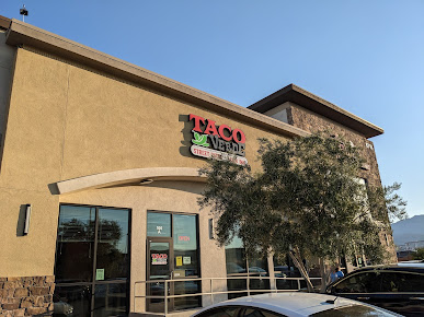 Photo Taco Verde And Salsa Bar - 12