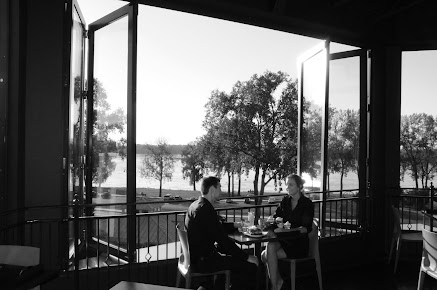 Photo Terrace At The River Inn - 5
