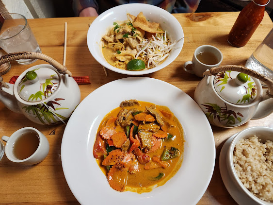 Photo Thai 202 And Ramen Conifer - 9