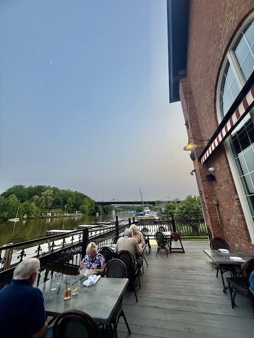 Photo The Cornell Restaurant + Bar - 11