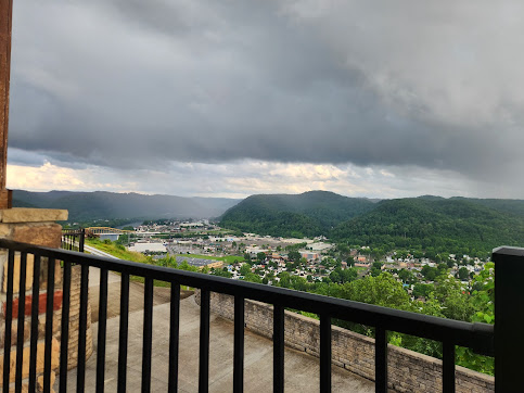 Photo The Lookout Bar Grill At Eagle View - 7