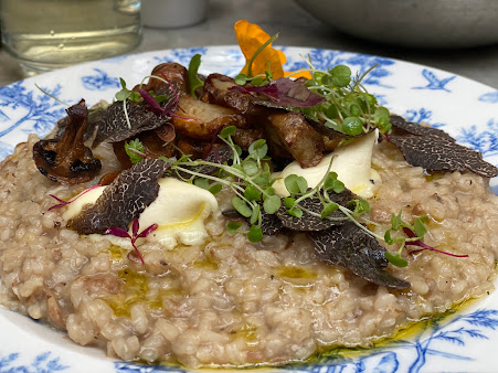 Photo The Potting Shed At The Grounds - 14