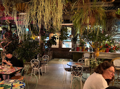 Photo The Potting Shed At The Grounds - 23