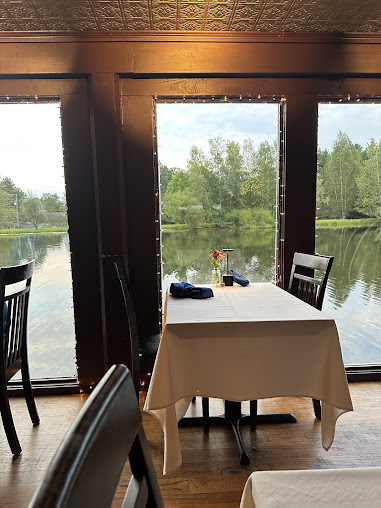 Photo The Water's Edge Restaurant - 24