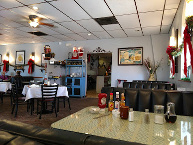 Photo Tinys Family Restaurant And Lounge - 17