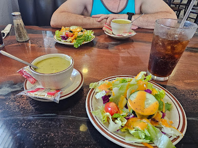 Photo Tinys Family Restaurant And Lounge - 26