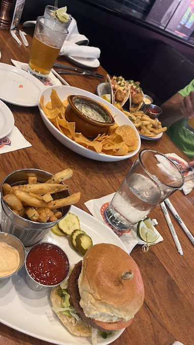 Photo Tonys Sports Bar And Grill - 28