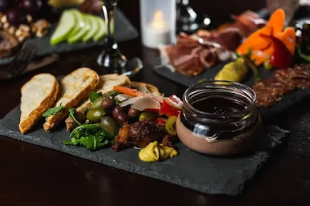 Photo Trinity Place Bar & Restaurant - 25
