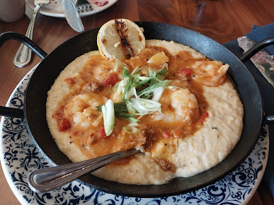Photo Tupelo Honey Southern Kitchen & Bar - 29