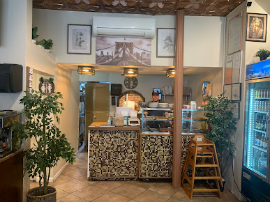 Photo Tutt Heights Cafe - 18