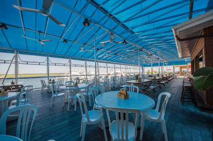 Photo Two Mile Crab House & Crush Bar - 21