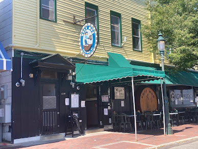 Photo Ugly Mug Bar & Restaurant - 12