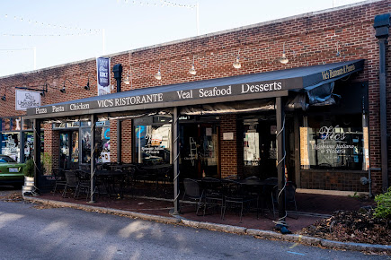 Photo Vic's Italian Restaurant & Pizzeria - 10