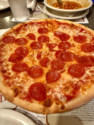 Photo Vic's Italian Restaurant & Pizzeria - 15