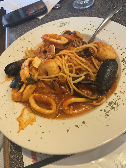 Photo Vic's Italian Restaurant & Pizzeria - 16