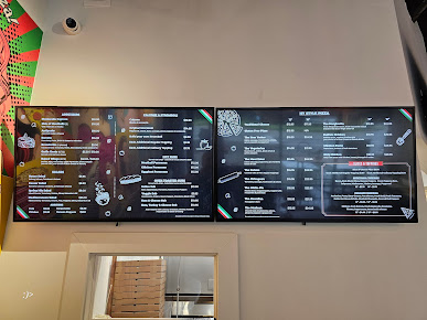 Menu Vic's Pizzeria - 0