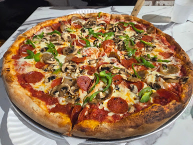 Photo Vic's Pizzeria - 22