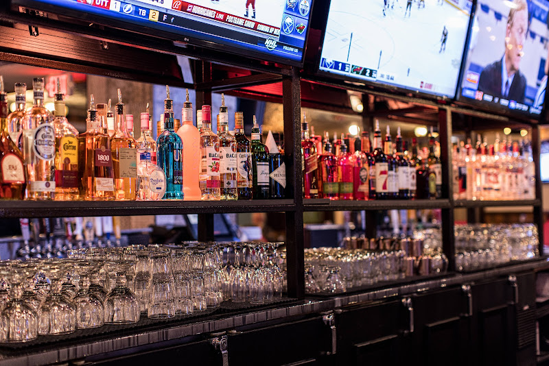 Wild Bills Sports Saloon Dt St Paul