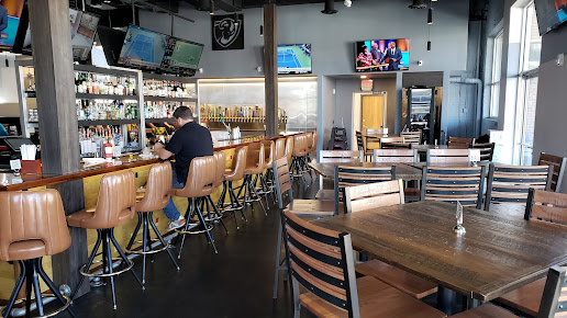 Photo Wood Iron Gameday Restaurant And Bar - 9
