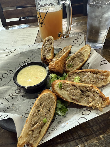 Photo Wood Iron Gameday Restaurant And Bar - 12
