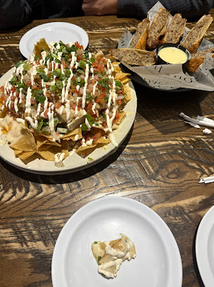 Photo Wood Iron Gameday Restaurant And Bar - 18