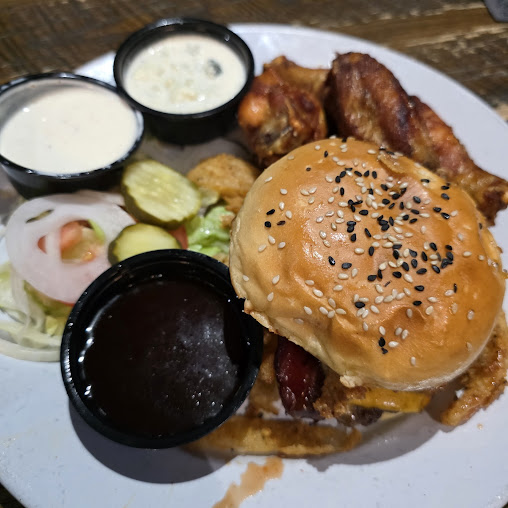 Photo Wood Iron Gameday Restaurant And Bar - 23