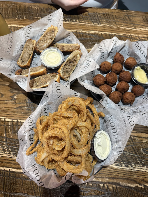Photo Wood Iron Gameday Restaurant And Bar - 26