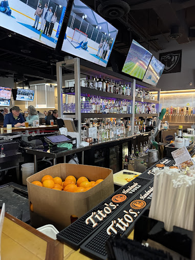 Photo Wood Iron Gameday Restaurant And Bar - 27