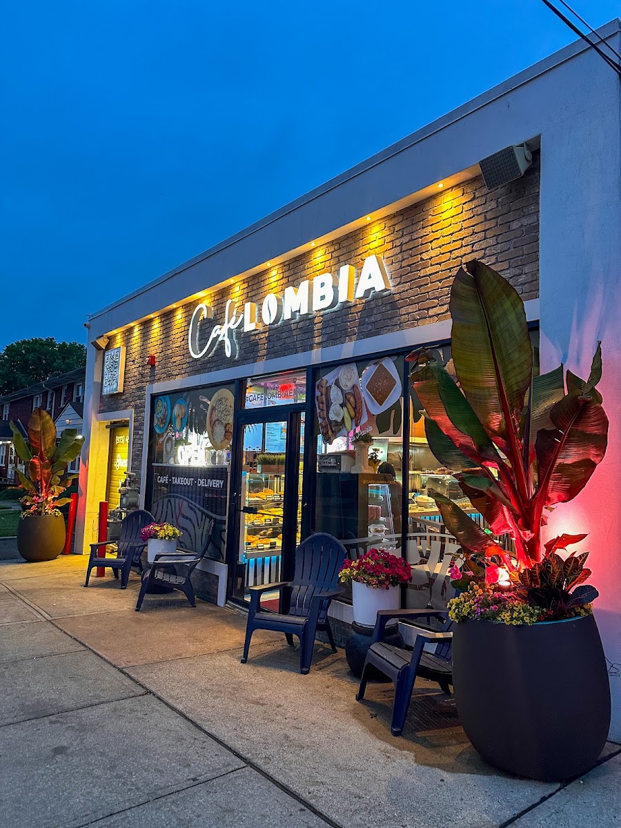 Cafelombia Bakery & Restaurant