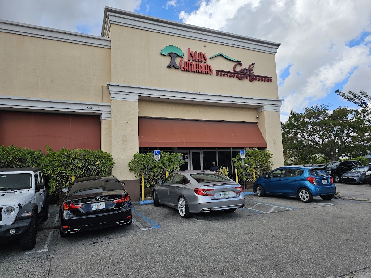 Islas Canarias Cafe, Restaurant & Bakery