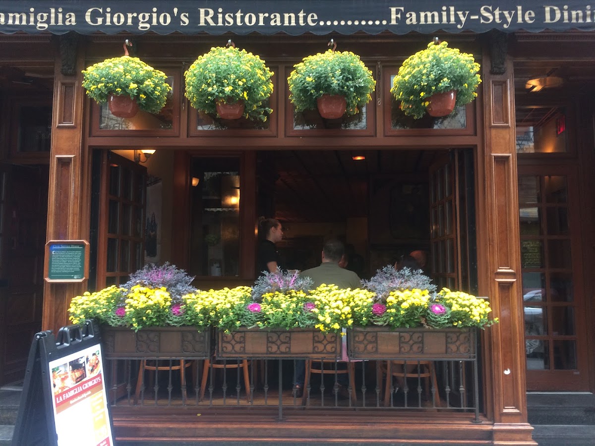 La Famiglia Giorgio's Restaurant