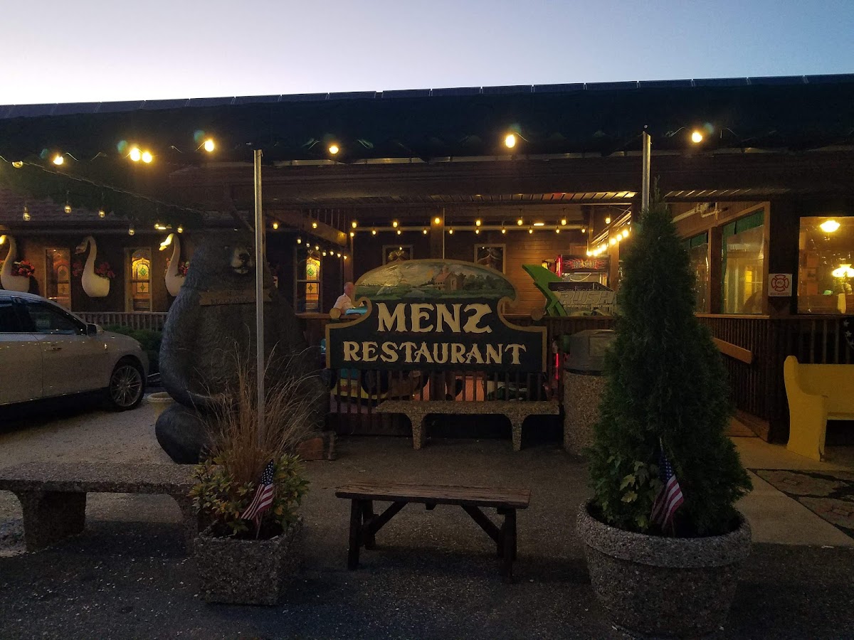 Menz Restaurant & Bar