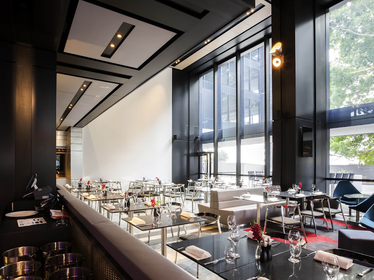 Mobius Bar And Grill