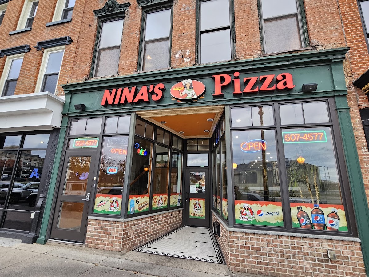 Nina's Pizza