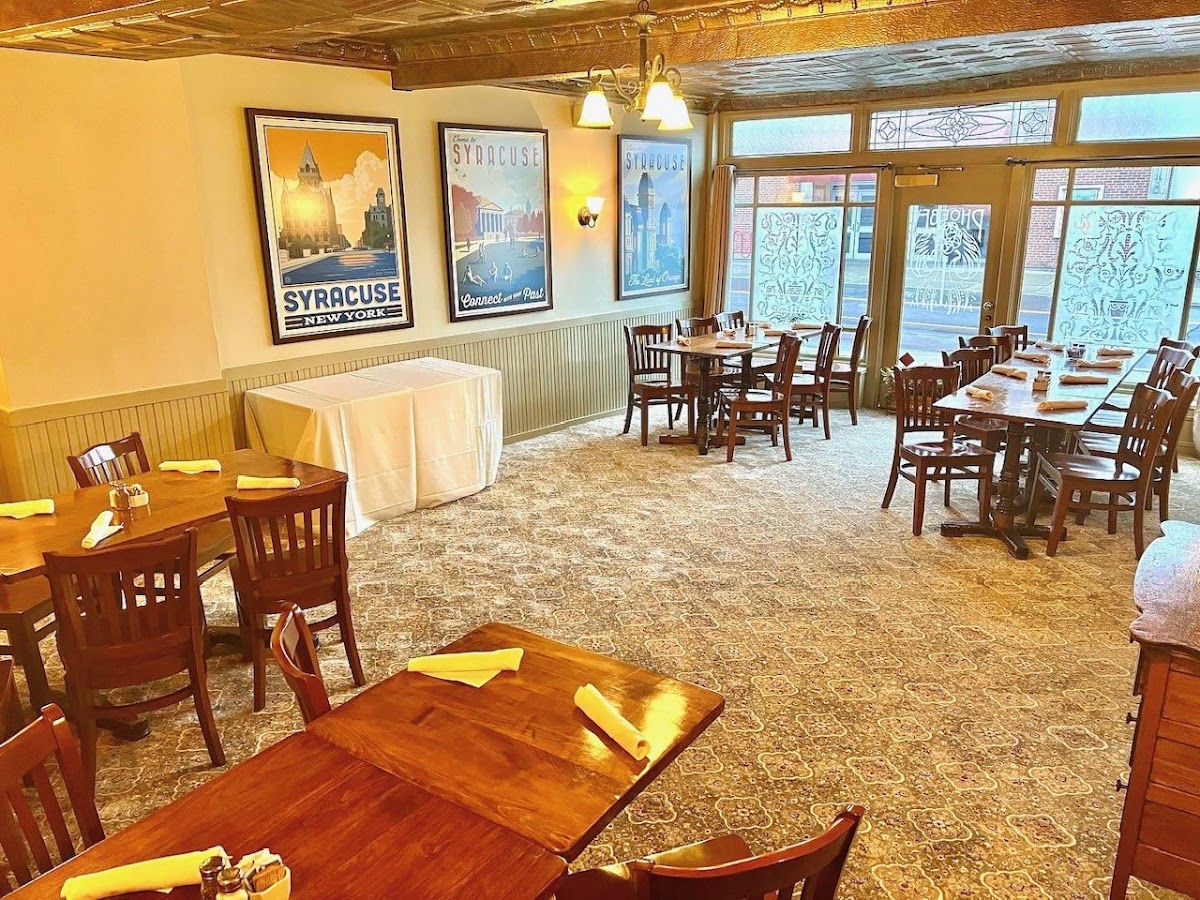 Phoebe's Restaurant & Coffee Lounge