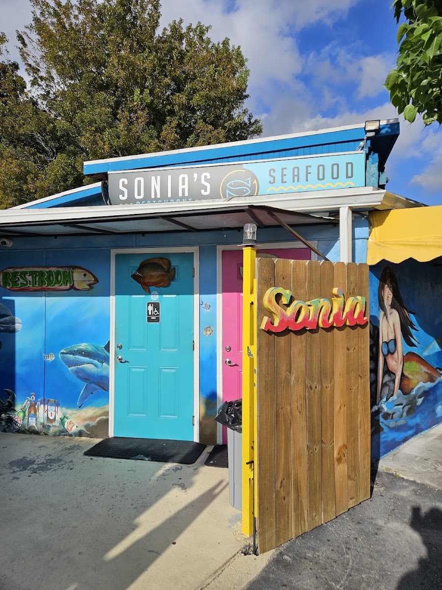 Sonia's Seafood Market & Restaurant