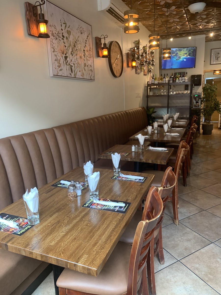 Tutt Heights Cafe